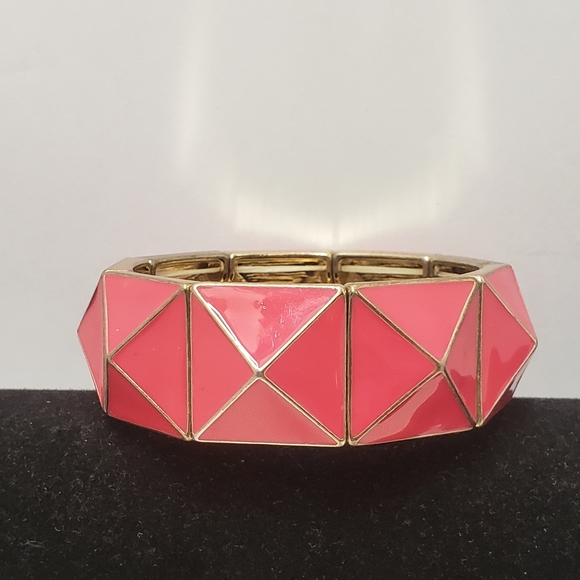 Vintage Hot Pink & Gold 3D Pyramid Stretch Bracelet Retro Statement Bracelet - Picture 4 of 6